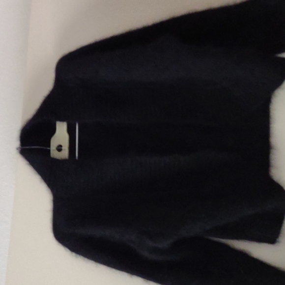 TAHARI CROPPED SWEATER - Picture 3 of 8